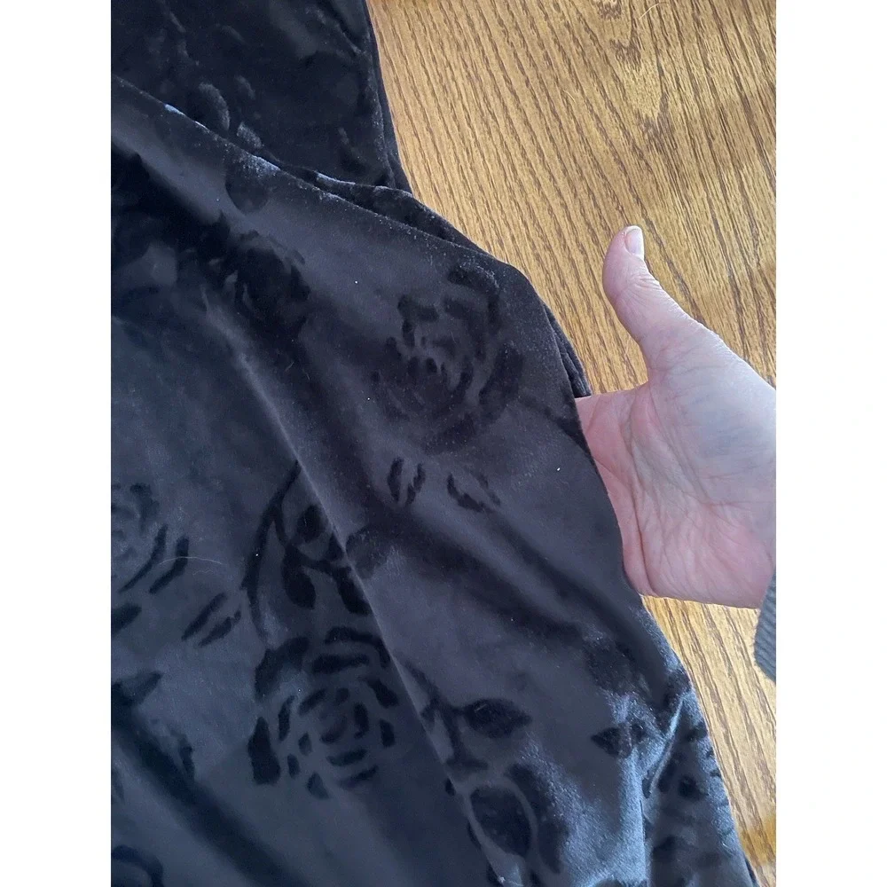 Rare Vintage Davina Black Velour Burnout Rose Floral  Pullover Housecoat Large